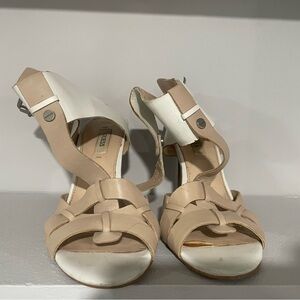 GUESS Women's Nude and White Heels